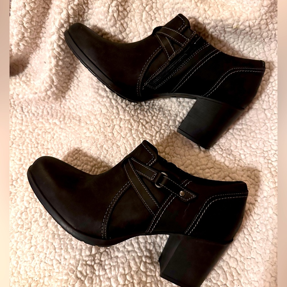 Leather Clark’s ankle boots